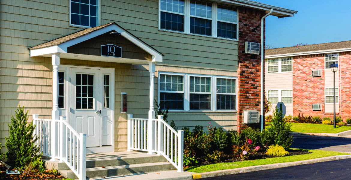 Patchogue NY, Apartments Heatherwood House at Patchogue Photo Gallery